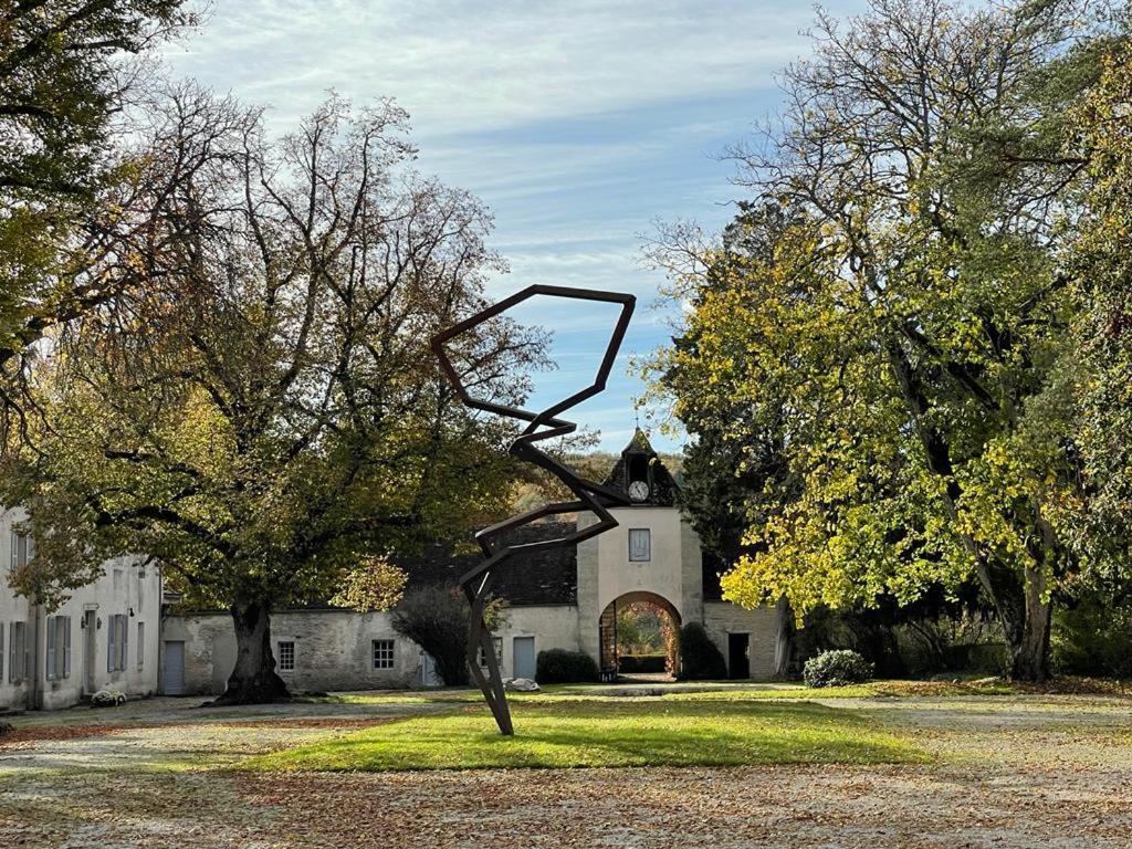 Charmante maison bourguignonne avec grand jardin et parking Montbard Extérieur photo